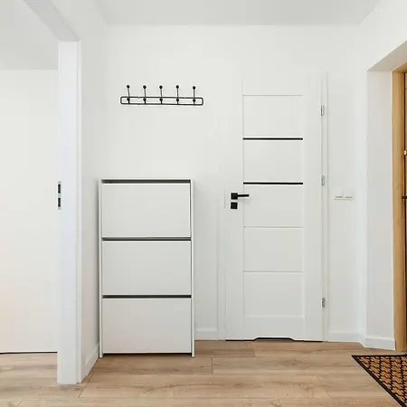 Apartament Jasny I Funkcjonalny W Bielsku-białej Z Jedną Sypialnią By Renters Bielsko-Biała