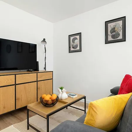 Jasny I Funkcjonalny W Bielsku-białej Z Jedną Sypialnią By Renters Bielsko-Biała