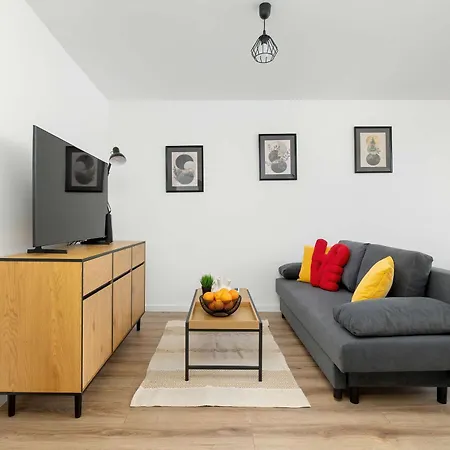 Apartament Jasny I Funkcjonalny W Bielsku-białej Z Jedną Sypialnią By Renters Bielsko-Biała